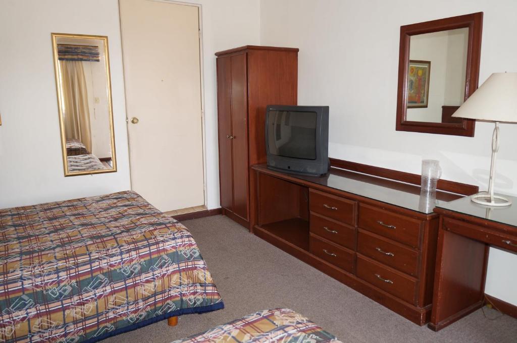 Maria Luisa Inn & Suites Juarez  외부 사진