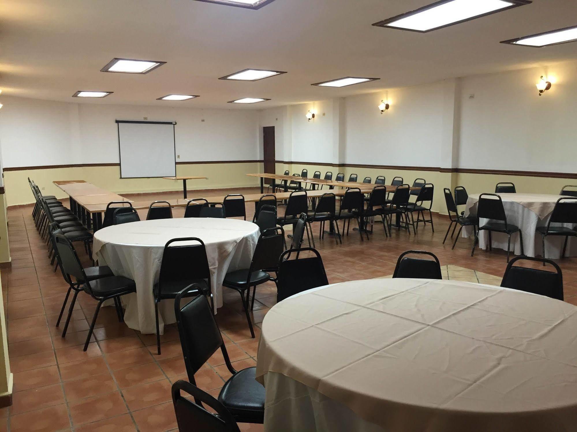 Maria Luisa Inn & Suites Juarez  외부 사진