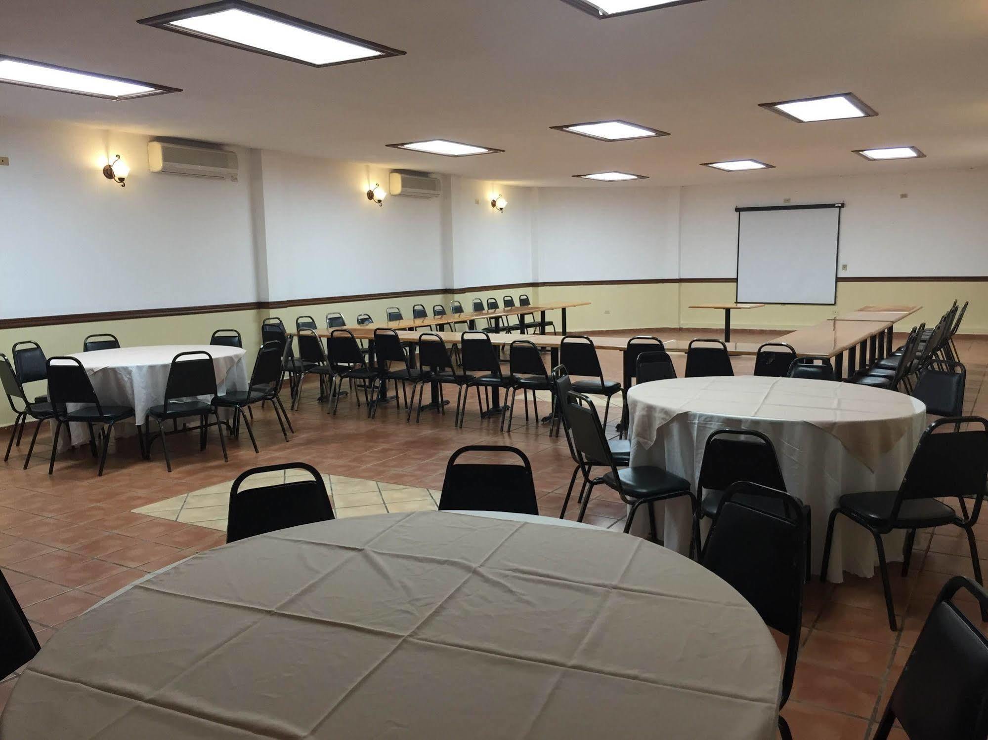 Maria Luisa Inn & Suites Juarez  외부 사진