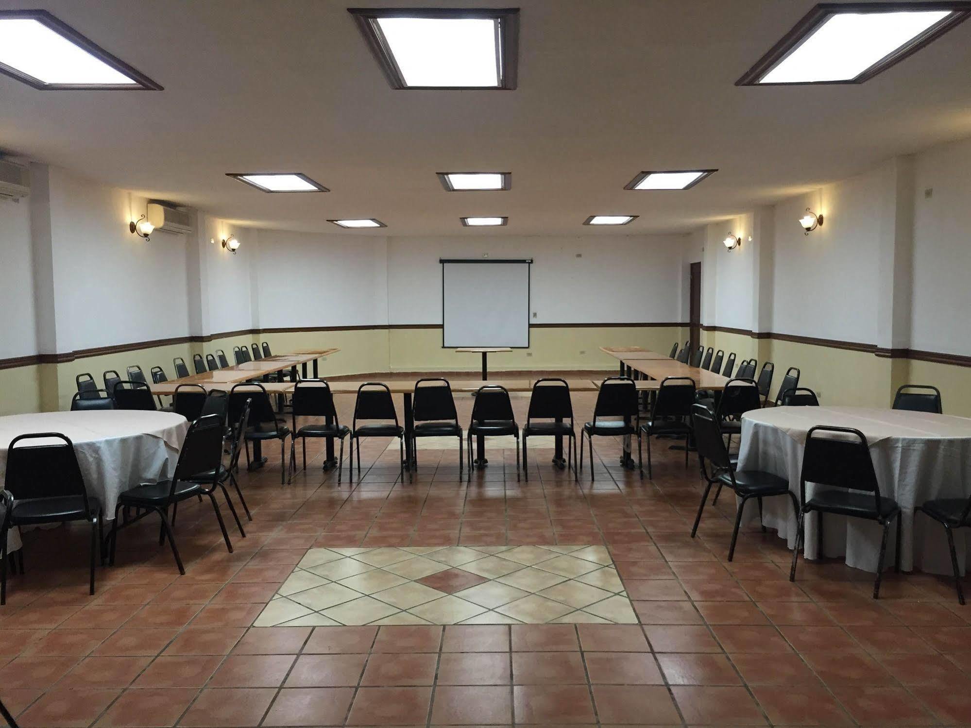 Maria Luisa Inn & Suites Juarez  외부 사진